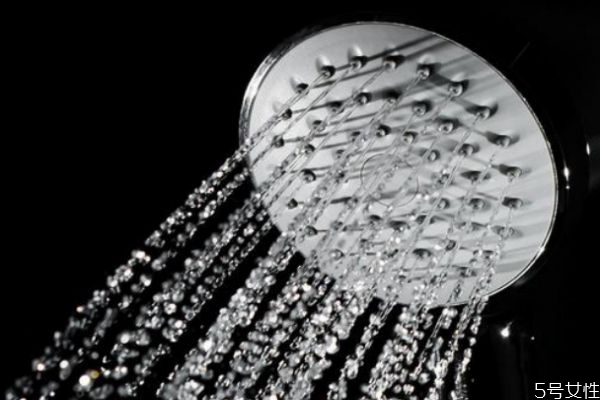 洗冷水澡能消耗多少热量,洗热水澡消耗多少热量