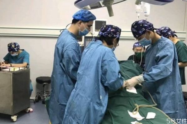 吸脂提臀有风险吗,臀部吸脂有危险吗效果大吗