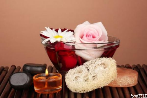 爱臣丰胸精油真的能丰胸吗,丰胸精油管用吗 真的可以丰胸吗