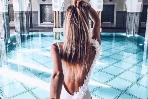 脊柱沟深好看吗,脊柱沟是天生的吗 脊柱沟深好看吗,脊柱沟是天生的吗