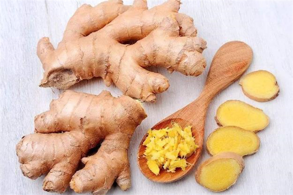 生姜贴肚脐眼正确贴法图片,生姜贴肚脐眼正确贴法视频