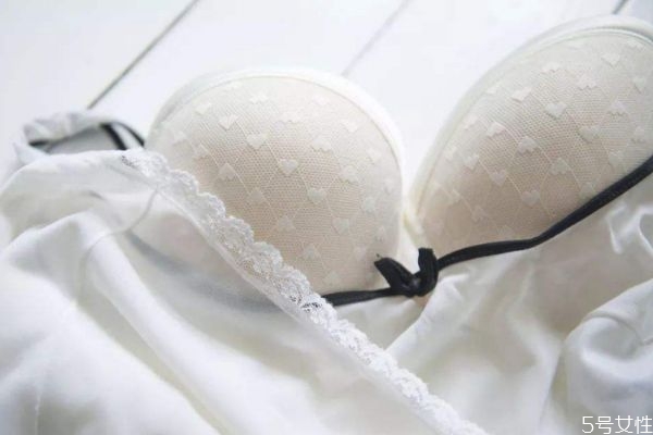 乳房往下垂怎么办,乳房已经下垂怎么解决