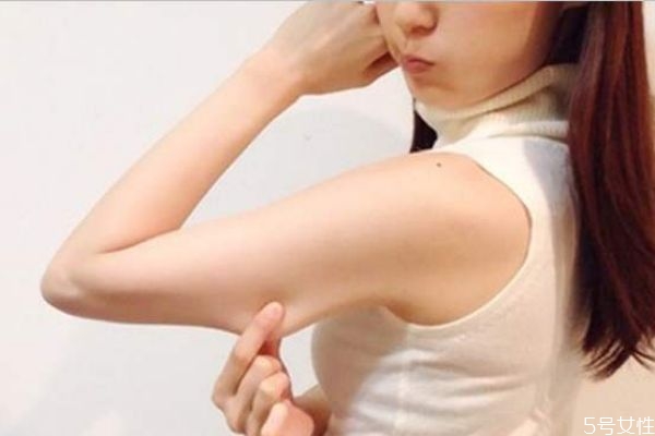 拜拜肉是怎么形成的,拜拜肉是什么原因造成的