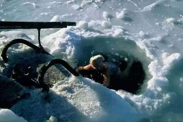 冬泳能不能减肥,冬天游泳能减肥吗 冬泳能不能减肥,冬天游泳能减肥吗