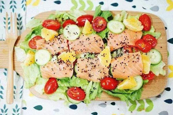 怎么知道自己是不是减脂了,怎么知道自己是在减脂还是在减重 怎么知道自己是不是减脂了,怎么知道自己是在减脂还是在减重