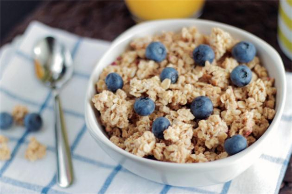 脂肪和碳水哪个更容易长胖,碳水容易长胖还是脂肪容易长胖