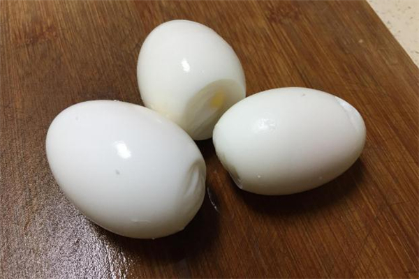 水煮蛋减肥能吃蛋黄吗,水煮蛋减肥可以吃蛋黄吗