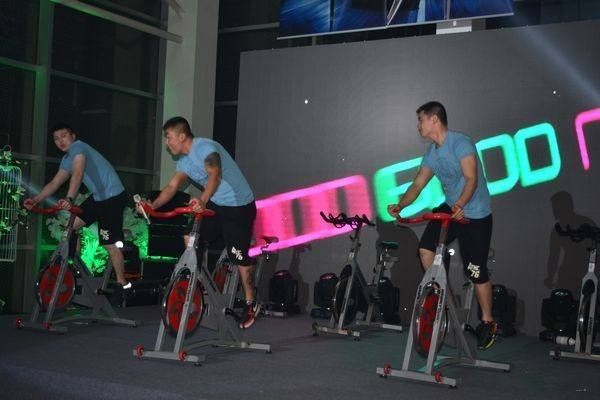 骑动感单车能练臀部吗,骑单车练臀部吗