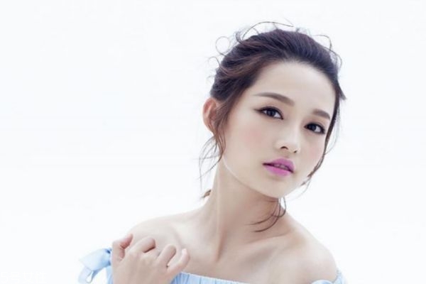 天鹅颈是怎么练出来的,天鹅脖子怎么练 天鹅颈是怎么练出来的,天鹅脖子怎么练