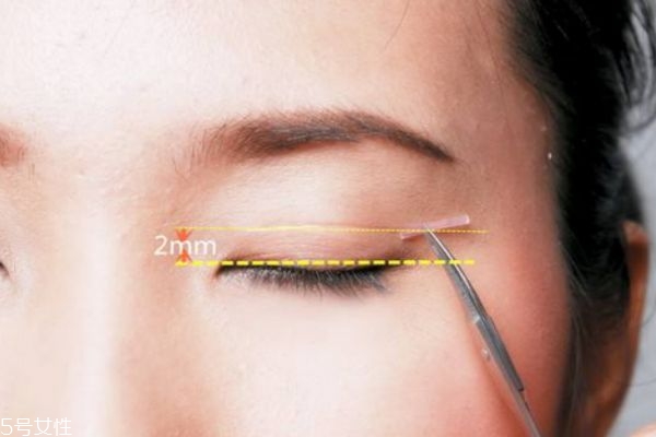 经常带双眼皮贴的危害,戴双眼皮贴有没有影响