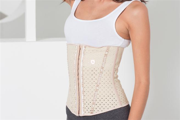 穿束腰带会对身体有影响吗,束腰可以贴身穿吗