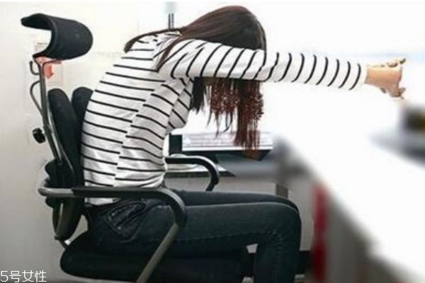 小腿常年浮肿是什么毛病,什么病会引起小腿浮肿