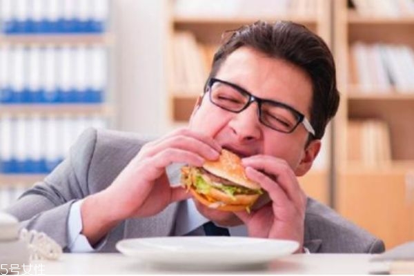 很想减肥又控制不住自己吃怎么办,减肥老是想吃东西怎么办 很想减肥又控制不住自己吃怎么办,减肥老是想吃东西怎么办