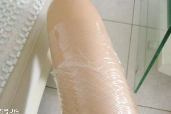 用保鲜膜怎么减肥?要用多长时间?,如何用保鲜膜减肥方法用几个小时 用保鲜膜怎么减肥?要用多长时间?,如何用保鲜膜减肥方法用几个小时