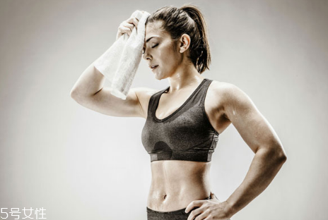 夏天出汗有好处吗,夏天出汗有好处没