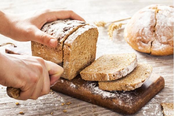全麦面包减肥法,全麦面包怎么吃减肥方法