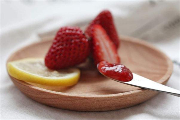 草莓酱熬到什么程度就可以了,草莓酱怎样才算熬好