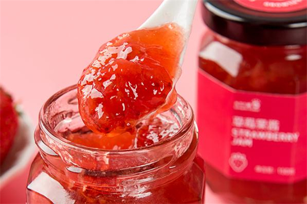 做草莓酱可以放蜂蜜吗,做草莓酱需要加水吗