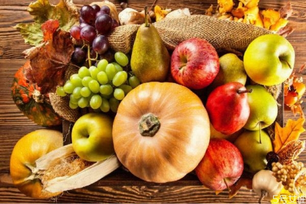 长痘痘应该吃什么食物比较好,长痘痘应该吃什么水果比较好