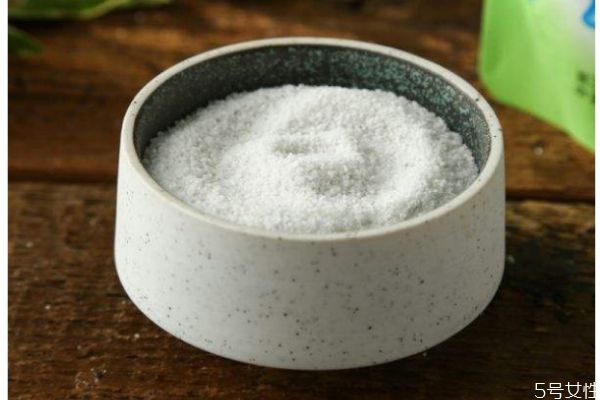 海盐和食用盐的区别,食用盐跟海水盐有什么区别 海盐和食用盐的区别,食用盐跟海水盐有什么区别