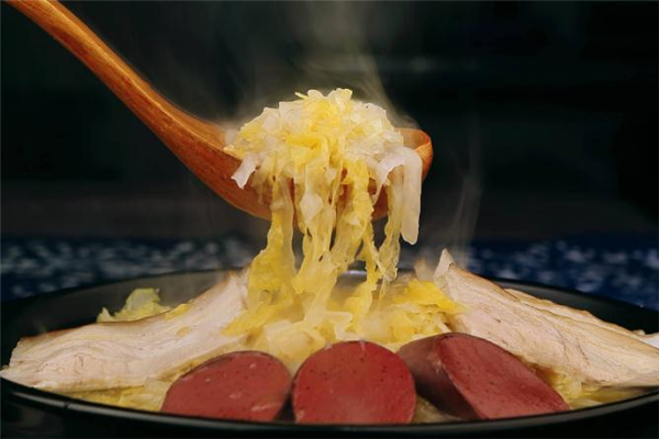 酸菜能经常吃吗,酸菜可以常吃吗