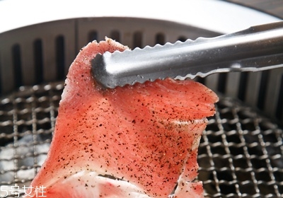 猪肉怎么烤好吃,猪肉哪块用来烤比较好吃