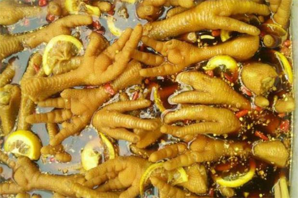 柠檬鸡爪要放油吗,柠檬鸡爪不放香油可以吗