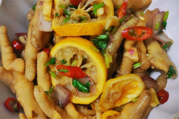 柠檬鸡爪要焯水吗,柠檬鸡爪要放水吗