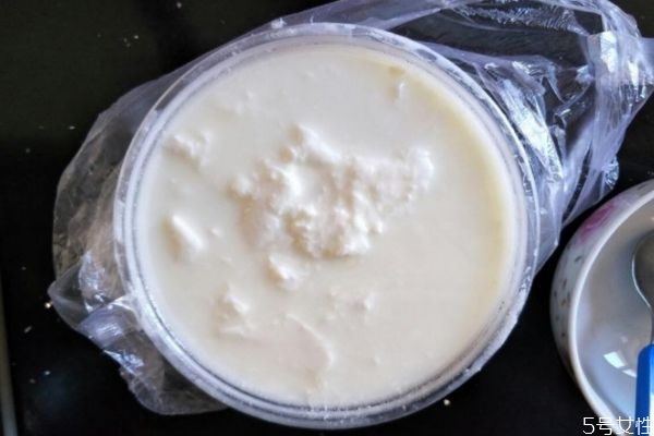 用纯牛奶做酸奶的方法,牛奶怎样做酸奶