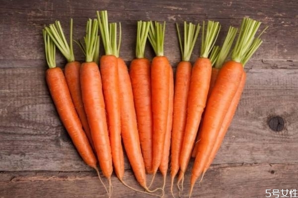 吃胡萝卜皮肤黄怎样改善,吃胡萝卜皮肤变黄怎么办