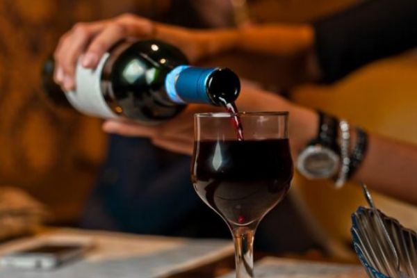 红酒减肥期间能喝吗,红酒能不能减肥 红酒减肥期间能喝吗,红酒能不能减肥