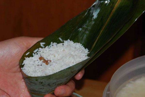 粽子怎么包的步骤视频慢动作,粽子应该怎么包