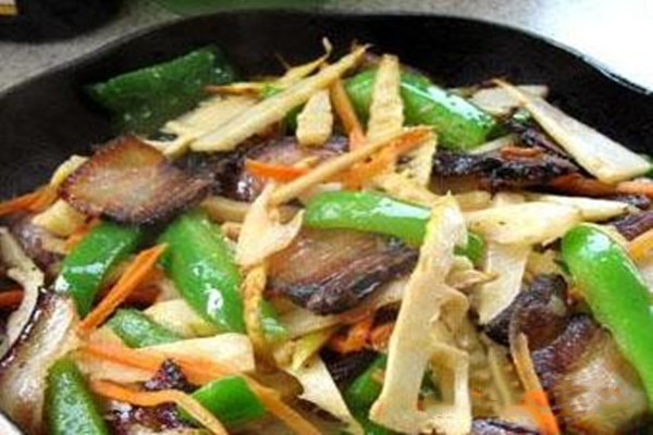 笋怎么做法,蘑菇炒笋做法