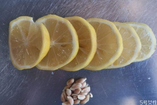 容器里的蒜味怎么去除,容器里面有了大蒜味怎么办