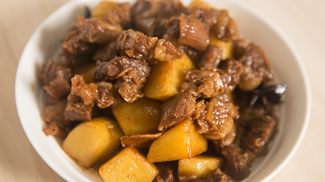 土豆烧牛腩的做法视频,土豆烧牛腩的做法窍门