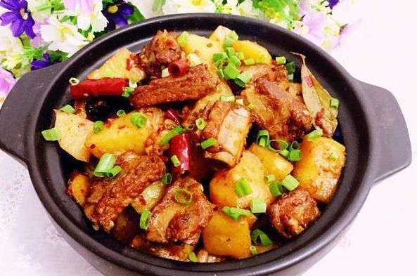 土豆烧排骨的做法 最正宗的做法,土豆烧排骨的做法步骤