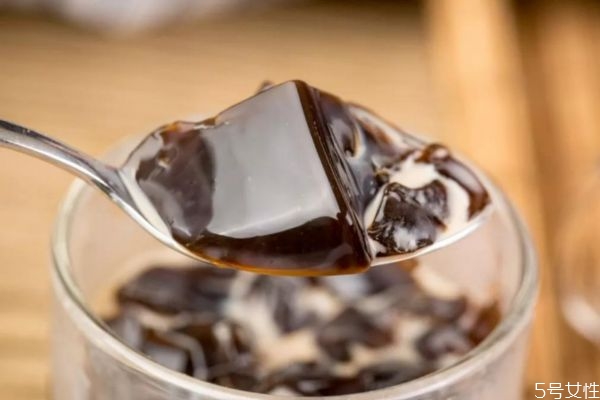 龟苓膏的简单做法,龟苓膏的简单做法手工制作方法