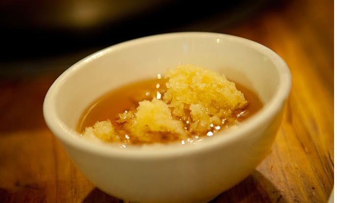 火锅油碟就是香油吗,火锅店的油碟是不是香油