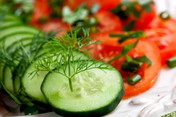 想美白吃什么维生素,想美白吃什么内服调理