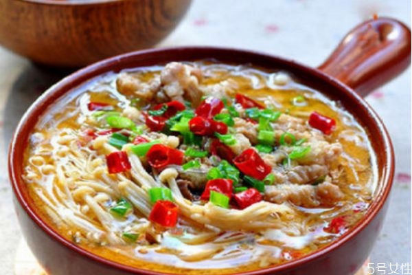 肥牛金针菇的简单做法,家常肥牛金针菇的做法