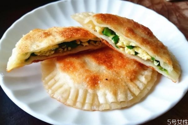 鸡蛋韭菜盒子的做法,鸡蛋韭菜盒子怎么做好吃