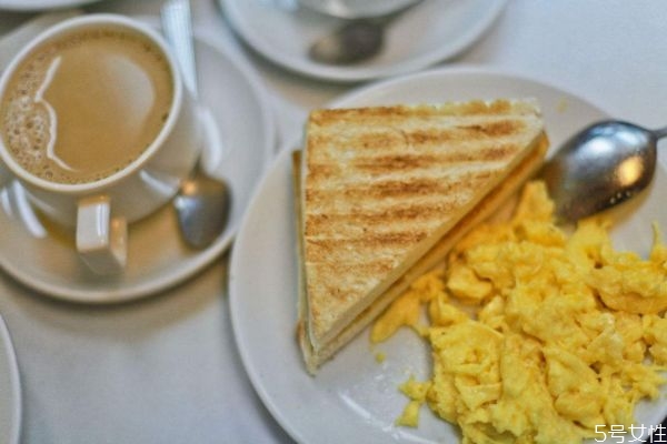 冬天晚上吃什么最减肥,晚上吃什么最能减肥