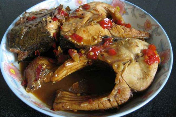 鲢鱼哪些人不适合吃,花鲢鱼什么人不能吃