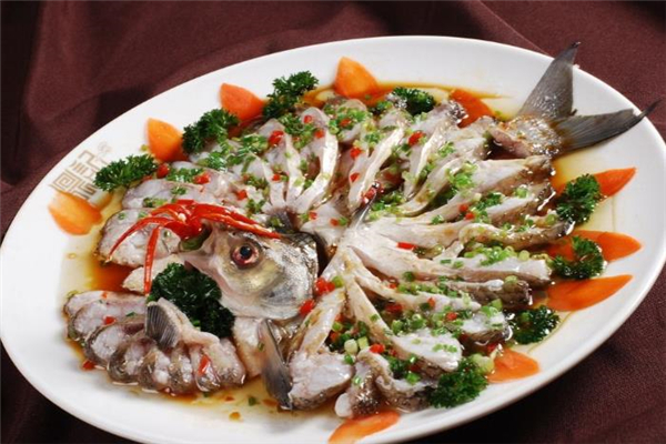 清蒸鲢鱼的做法,清蒸花鲢鱼的做法 清蒸鲢鱼的做法,清蒸花鲢鱼的做法