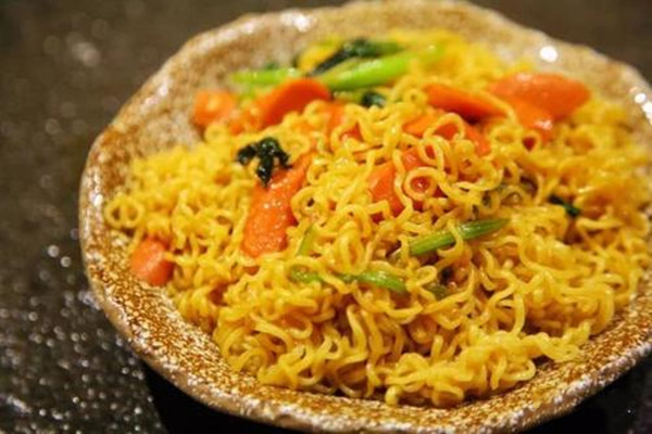 什锦炒面的家常做法,方便面怎么做成炒面