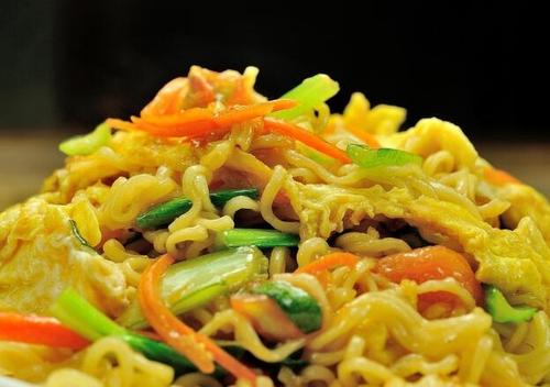 年糕方便面做法,年糕和方便面怎么做好吃