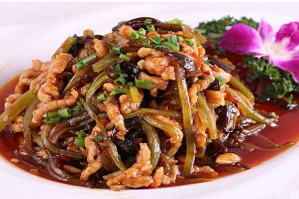 鱼香肉丝的简单做法,鱼香肉丝做法过程