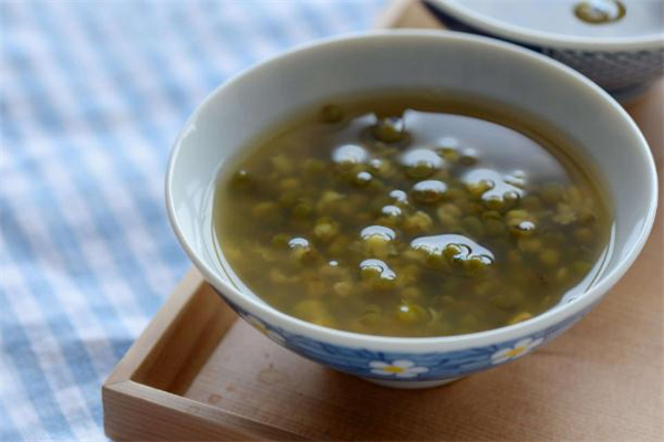 绿豆汤变黄还能吃吗,绿豆汤煮黄了还能喝吗