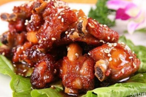 糖醋排骨可以隔夜吃吗,糖醋排骨什么时候放醋