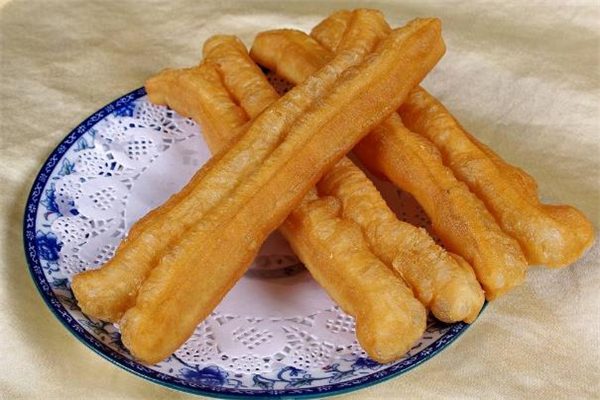 做油条怎么发面才松软,油条怎么做才能蓬松